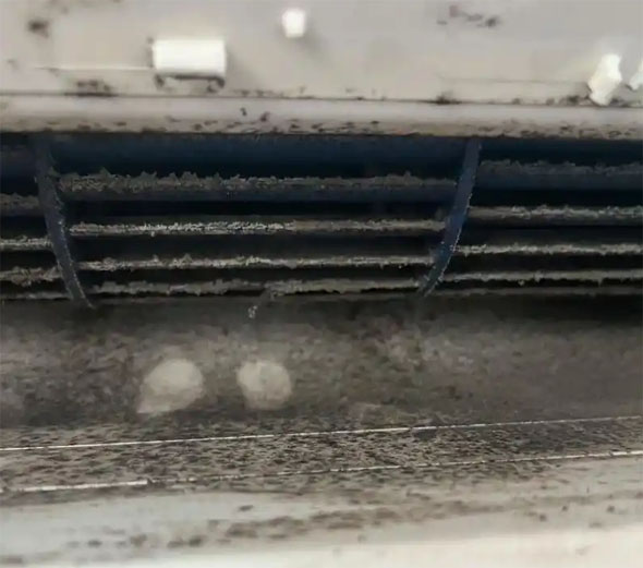 钟祥空调吹的风有股烧焦味是怎么回事